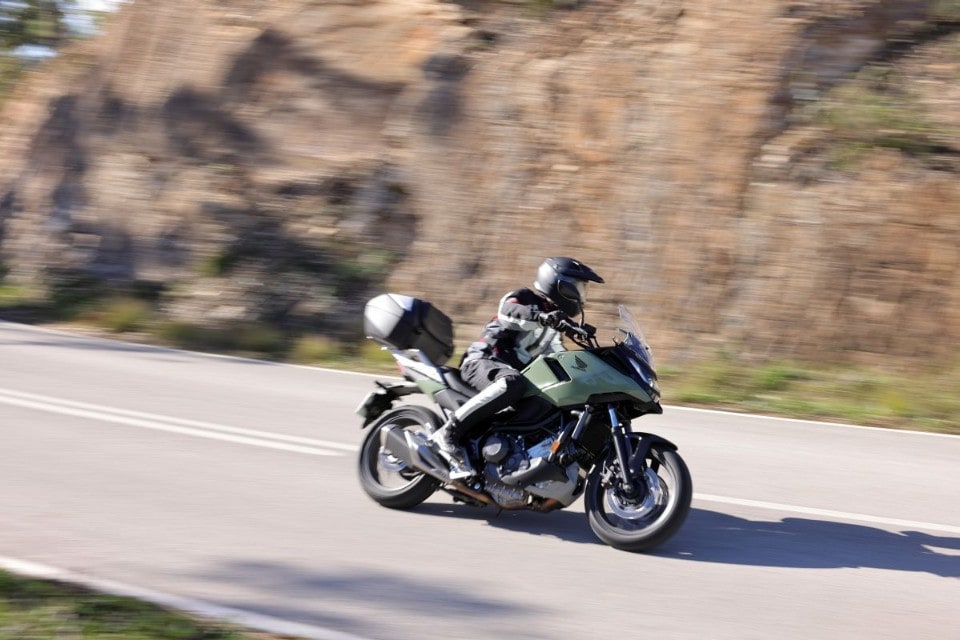 Honda NC750X: il modello 2025 visto da vicino